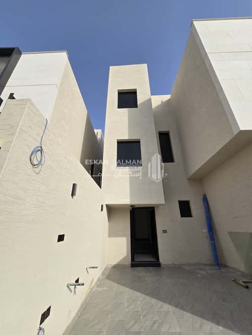 Floor 176.54 SQM with 5 Bedrooms King Faisal, East Riyadh, Riyadh