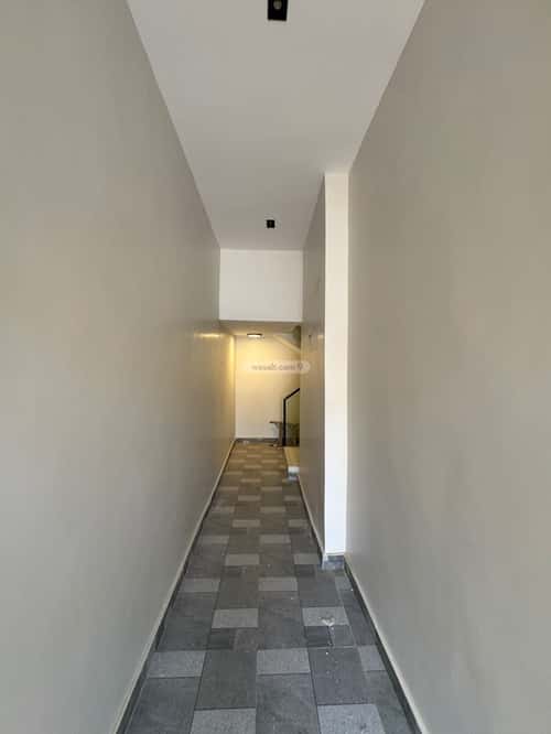 Floor with 5 Bedrooms Al-Janadriyah, East Riyadh, Riyadh