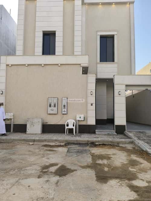 Floor with 5 Bedrooms Al-Janadriyah, East Riyadh, Riyadh