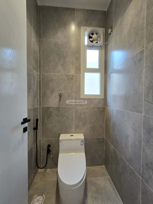 شقة 315 متر مربع ب 8 غرف البديع، أبها