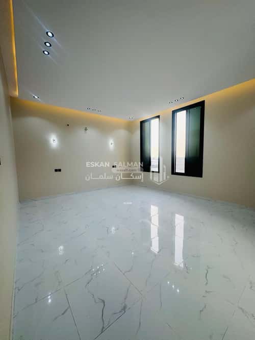 فيلا 301 متر مربع غربية على شارع 12م السليمانية، الطائف