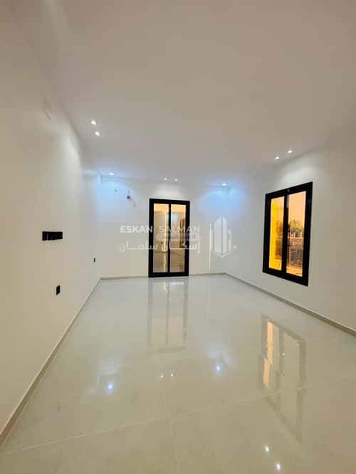 فيلا 397.28 متر مربع شرقية على شارع 12م ريحه، الطائف