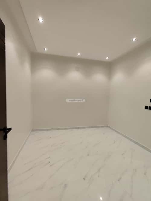 Floor with 5 Bedrooms Bader, South Riyadh, Riyadh