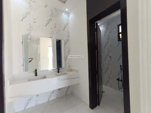Floor 375 SQM with 7 Bedrooms Al-Mahdiyah, West Riyadh, Riyadh