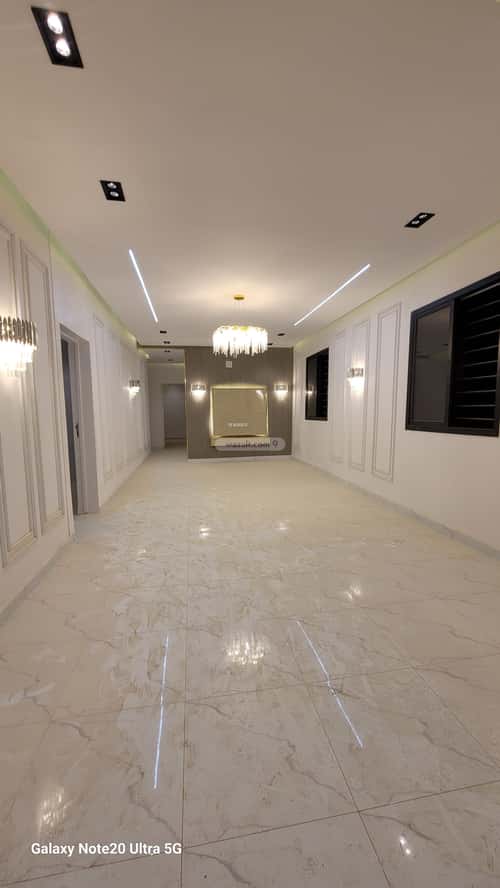 5 bedroom floor in Al Janadriyah