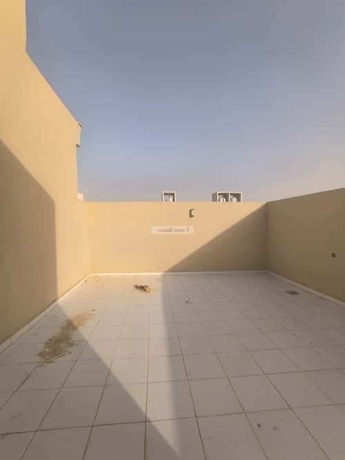 Floor with 6 Bedrooms Al-Janadriyah, East Riyadh, Riyadh