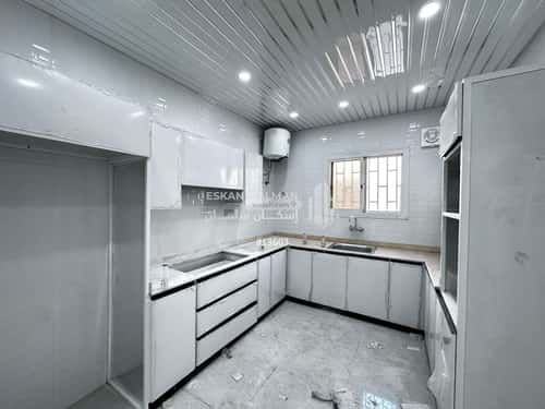 Apartment with 4 Bedrooms Al-Bawadi, Tbwk