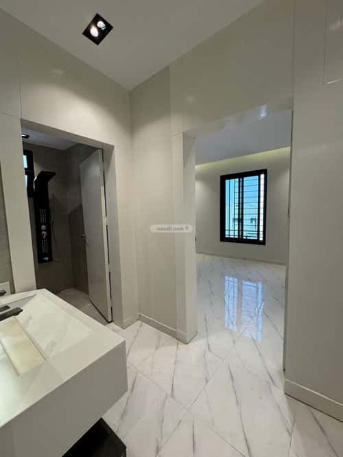 Apartment with 5 Bedrooms Al- Nadwah, East Riyadh, Riyadh