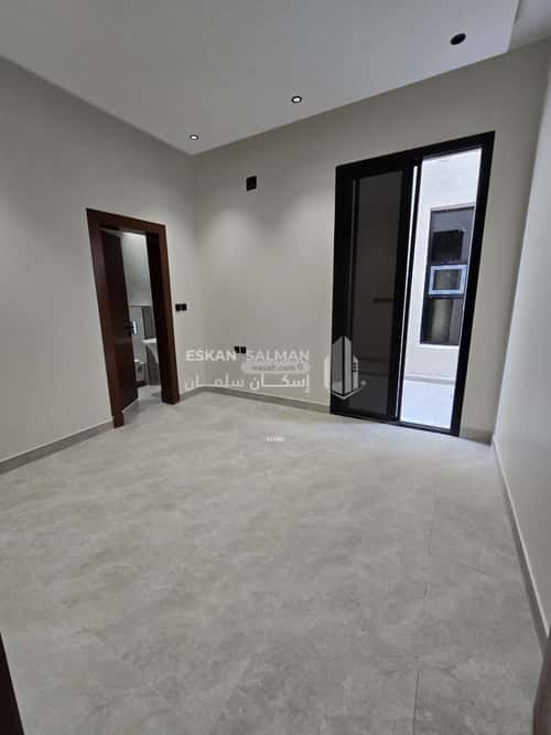 فيلا 250 متر مربع شرقية على شارع 20م الملك فيصل، شرق الرياض، الرياض