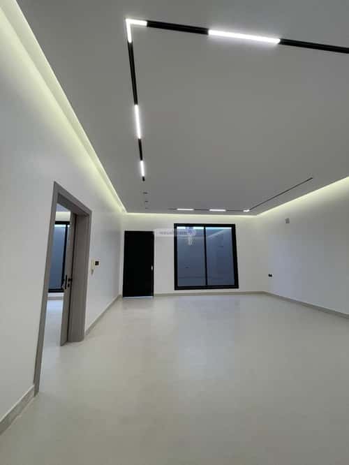 Floor with 5 Bedrooms Al-Janadriyah, East Riyadh, Riyadh