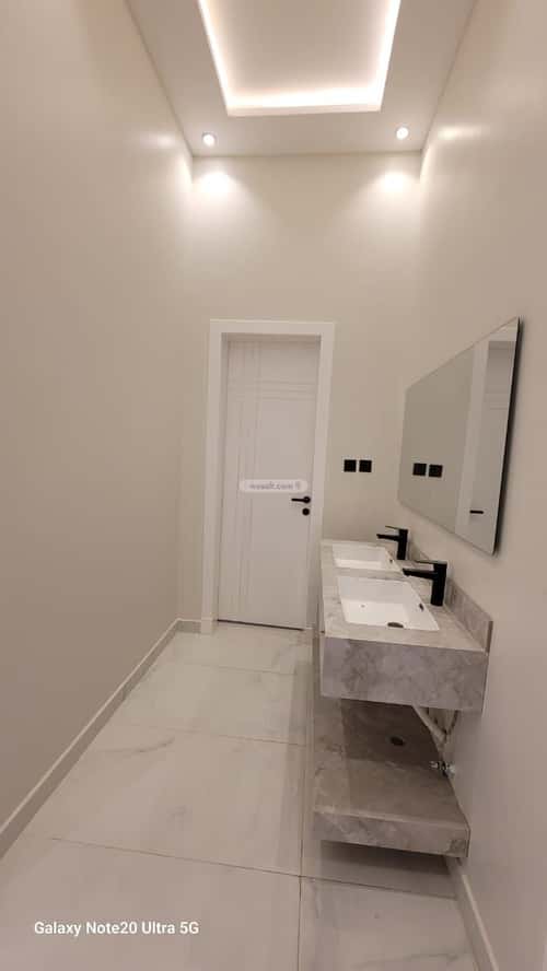 دور 5 غرف في الجنادرية