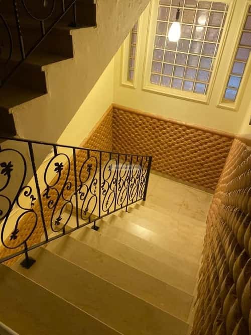 فيلا 560 متر مربع شرقية على شارع 12م الربوة، شمال جدة، جدة