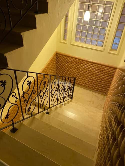 فيلا 560 متر مربع شرقية على شارع 12م الربوة، شمال جدة، جدة