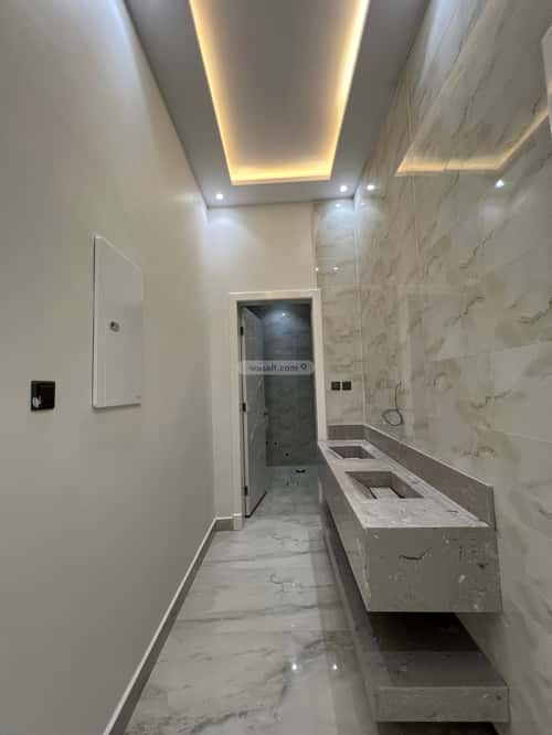 Floor with 5 Bedrooms Bader, South Riyadh, Riyadh