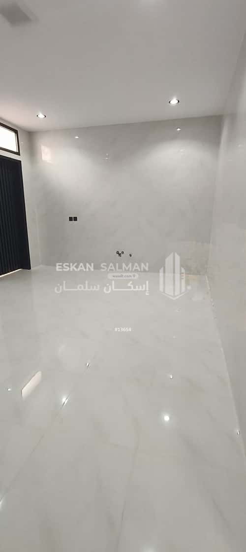 Villa 277 SQM facing North on 18m width street السعادة، شرق الرياض، الرياض