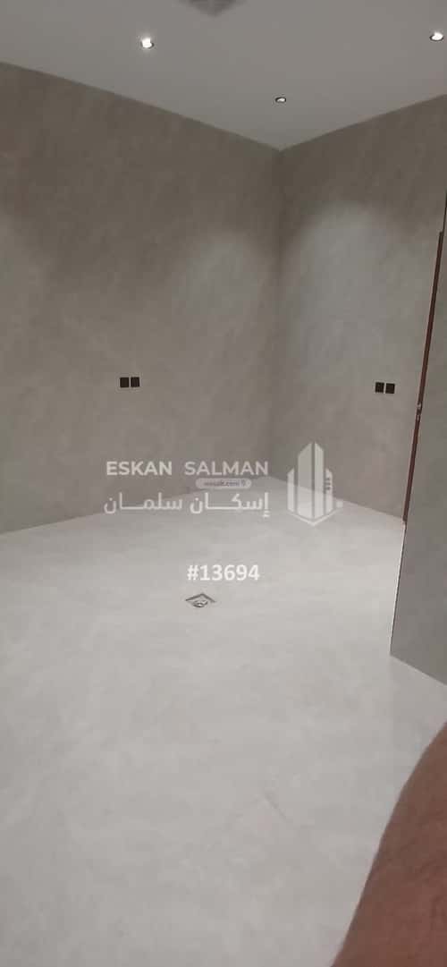 5 bedroom floor in Al Rimal