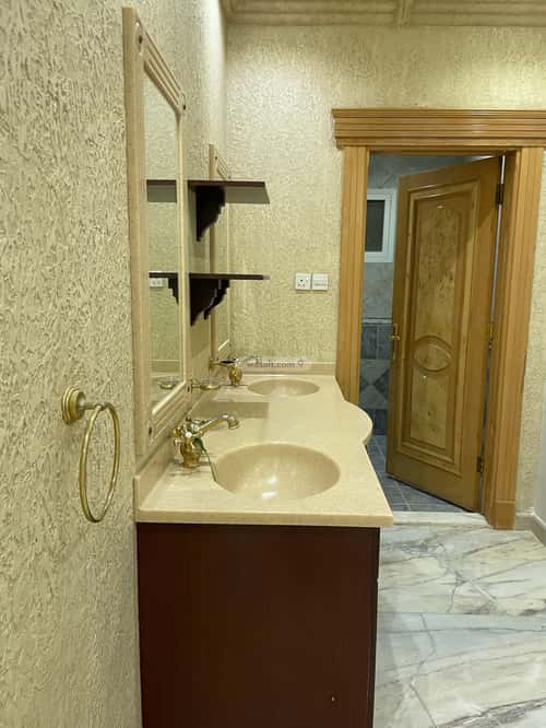 Villa 500 SQM Facing West with 8 Bedrooms Ar-Rabi, North Riyadh, Riyadh