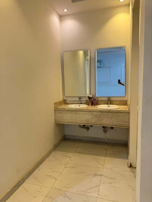 فيلا 300 متر مربع غربية على شارع 15م بدر، جنوب الرياض، الرياض