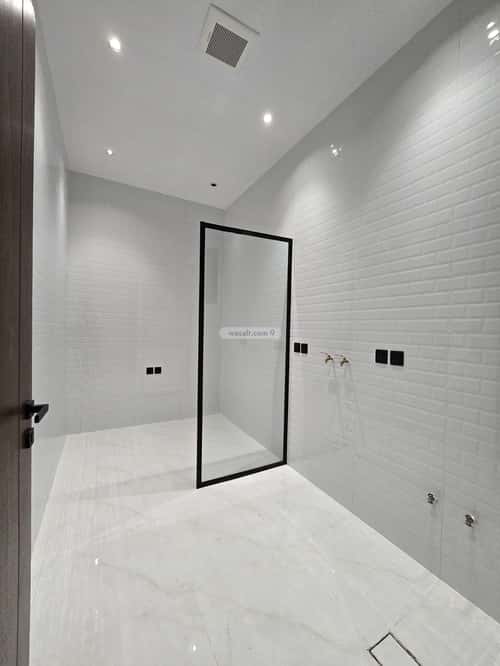 شقة 213 متر مربع ب 6 غرف الظرفة، خميس مشيط