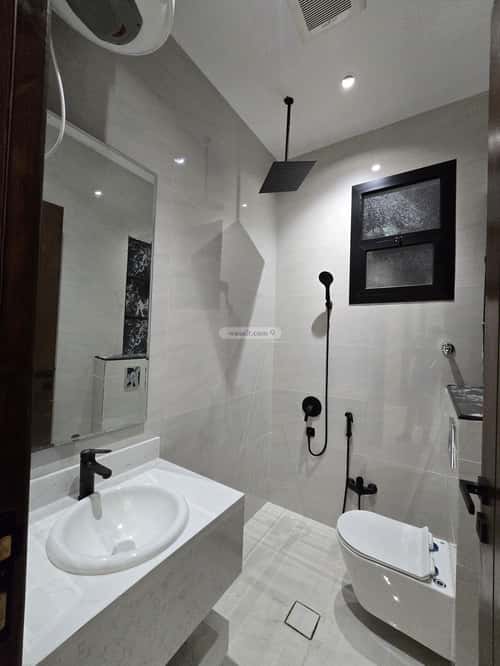 شقة 213 متر مربع ب 6 غرف الظرفة، خميس مشيط