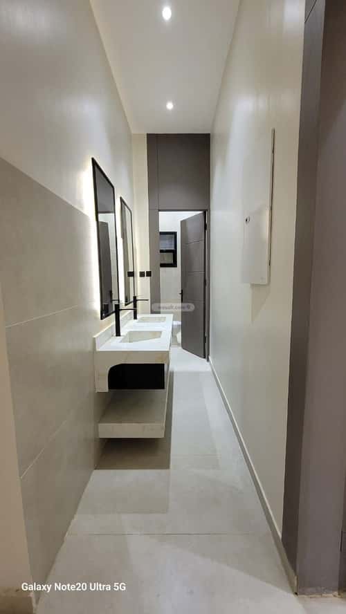 دور 5 غرف في الجنادرية