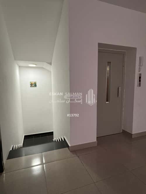 فيلا 337.5 متر مربع جنوبية على شارع 15م الصواري، شمال جدة، جدة