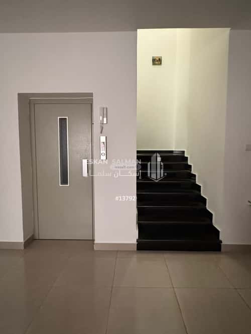 فيلا 337.5 متر مربع جنوبية على شارع 15م الصواري، شمال جدة، جدة