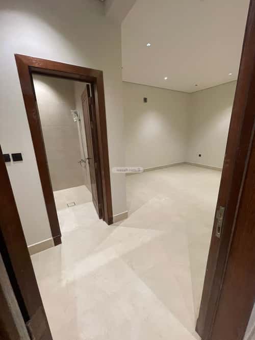 فيلا 270 متر مربع شرقية على شارع 20م الندوة، شرق الرياض، الرياض