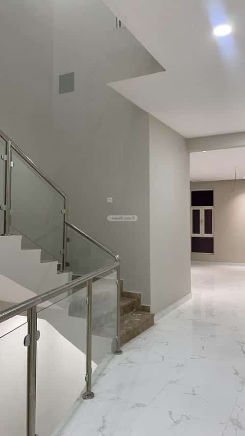 فيلا 367 متر مربع شمالية على شارع 20م العقيق، الخبر