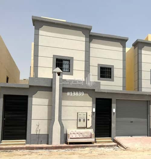 فيلا 250 متر مربع شرقية على شارع 15م بدر، جنوب الرياض، الرياض