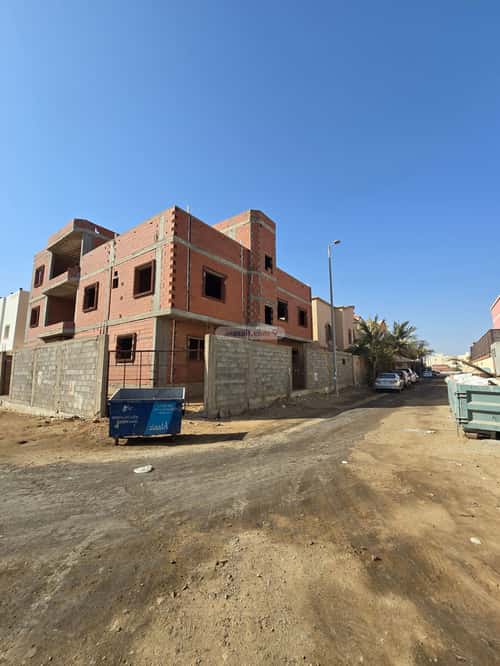 عمارة 525 متر مربع ب 3 أدوار واجهة جنوبية الياقوت، شمال جدة، جدة