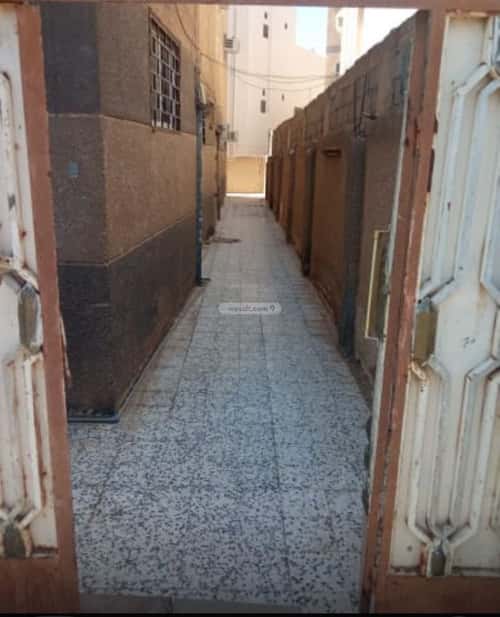 Building 379 SQM Facing North Haya Al Telaa, Madinah