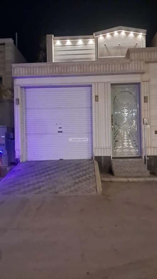 فيلا نصف مفروشة 319 متر مربع واجهة شمالية عكاظ، جنوب الرياض، الرياض