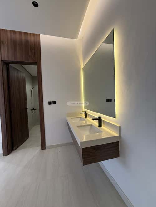 Apartment with 5 Bedrooms Al-Hazm, West Riyadh, Riyadh