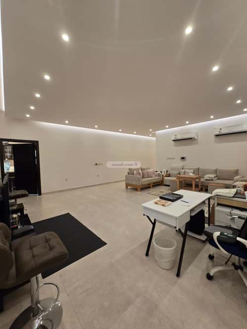 Building 583 SQM with 3 Floors Facing North Al Yaqoot, North Jeddah, Jeddah