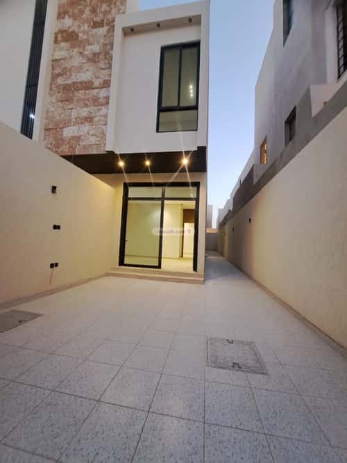 Floor with 5 Bedrooms Bader, South Riyadh, Riyadh