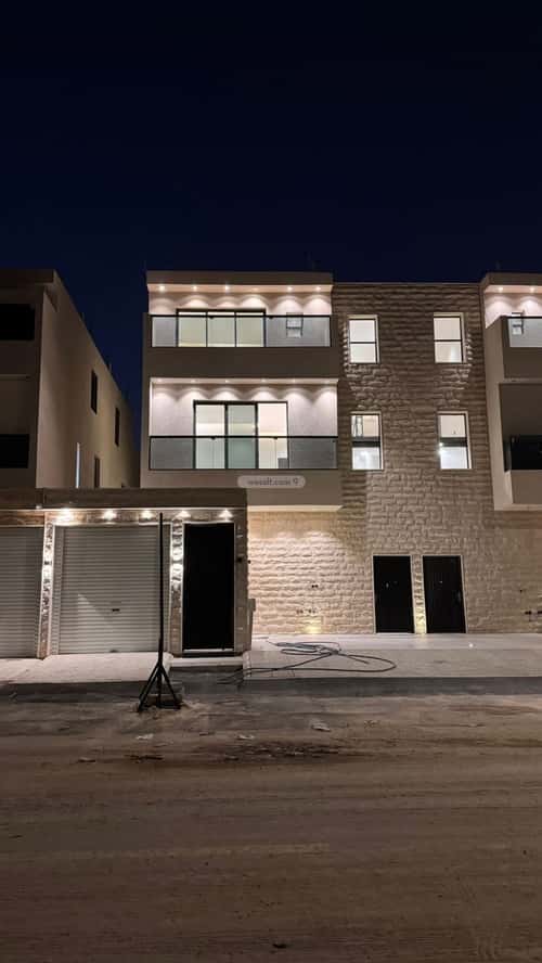 Villa 239.65 SQM Facing North with 5 Bedrooms Al-Janadriyah, East Riyadh, Riyadh