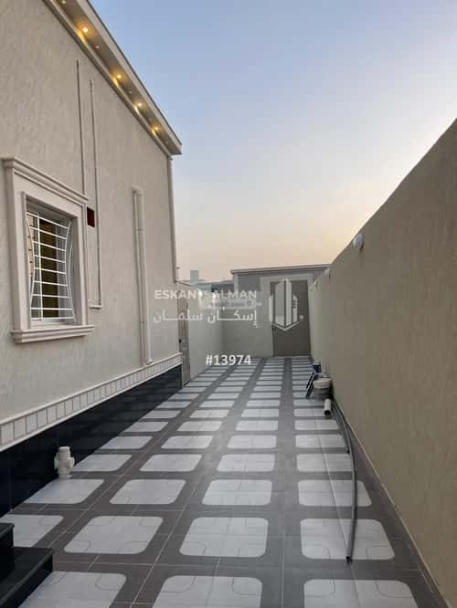 Floor 600 SQM with 6 Bedrooms Prince Sultan, Bisha