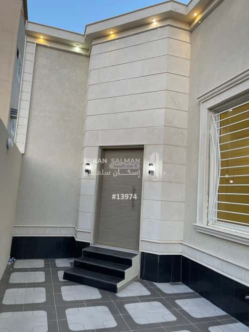 Floor 600 SQM with 6 Bedrooms Prince Sultan, Bisha