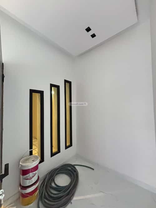 Villa 295 SQM with 1 Apartment Facing East An-Nadheem, East Riyadh, Riyadh