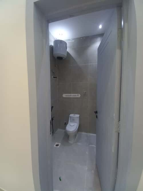 4 bedroom floor in Al Janadriyah