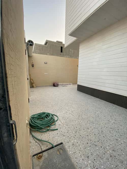 دور 6 غرف في الجنادرية