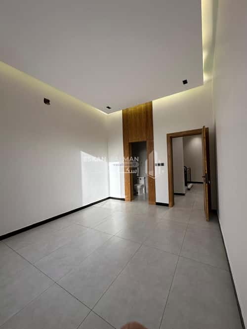 5 bedroom villa in Al Janadriyah