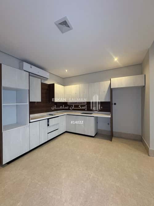 شقة 5 غرف في الحمراء