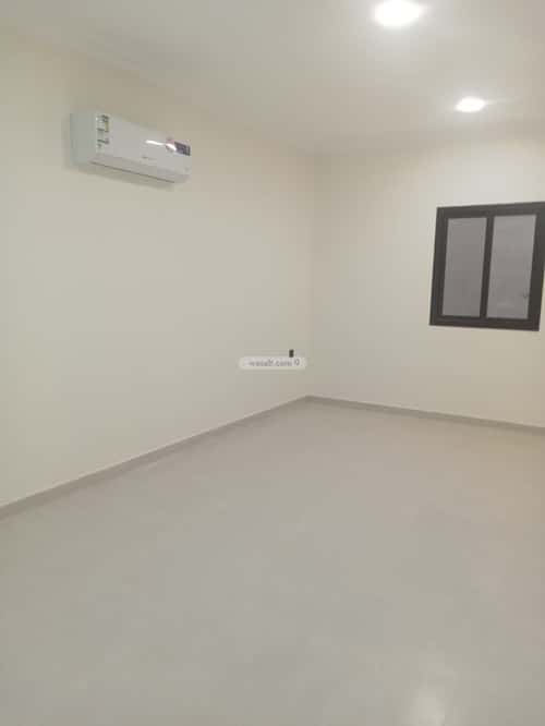 عمارة 750 متر مربع واجهة شمالية ب 4 أدوار منطقة الخدمات المساندة، الدمام