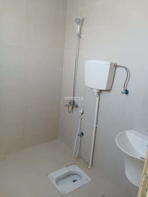 Building 750 SQM Facing North with 4 Floors Al Khidamah Al Musanadah, Aldammam