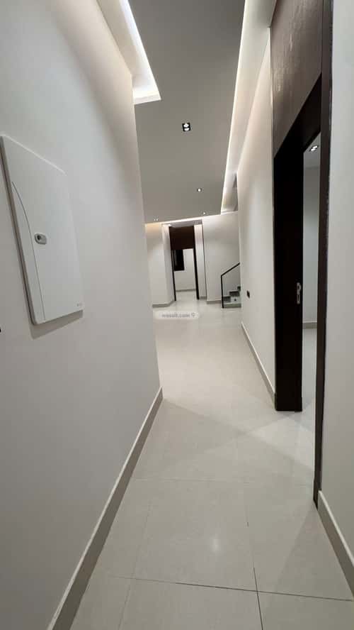 Floor 239.65 SQM with 6 Bedrooms Al-Janadriyah, East Riyadh, Riyadh