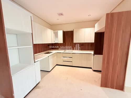 5 bedroom apartment in Al Hamra