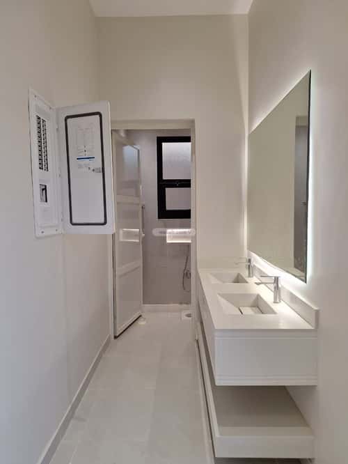 5 bedroom floor in Al Janadriyah