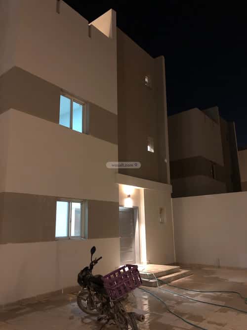 Villa 300 SQM Facing North with 6 Bedrooms Al-Janadriyah, East Riyadh, Riyadh